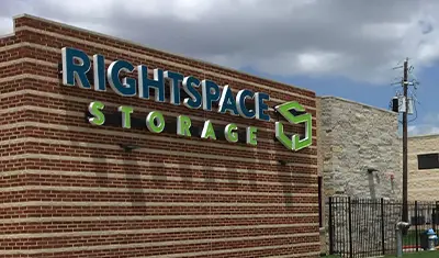 Pinnacle Signs & Graphics Outdoor Signs